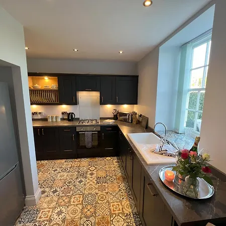 Isabella - Charming Grade Ii Listed