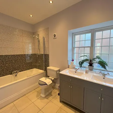 Isabella - Charming Grade Ii Listed * Langton