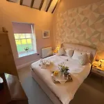 Isabella - Charming Grade Ii Listed Langton