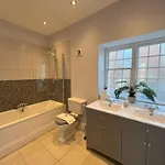 Isabella - Charming Grade Ii Listed * Langton